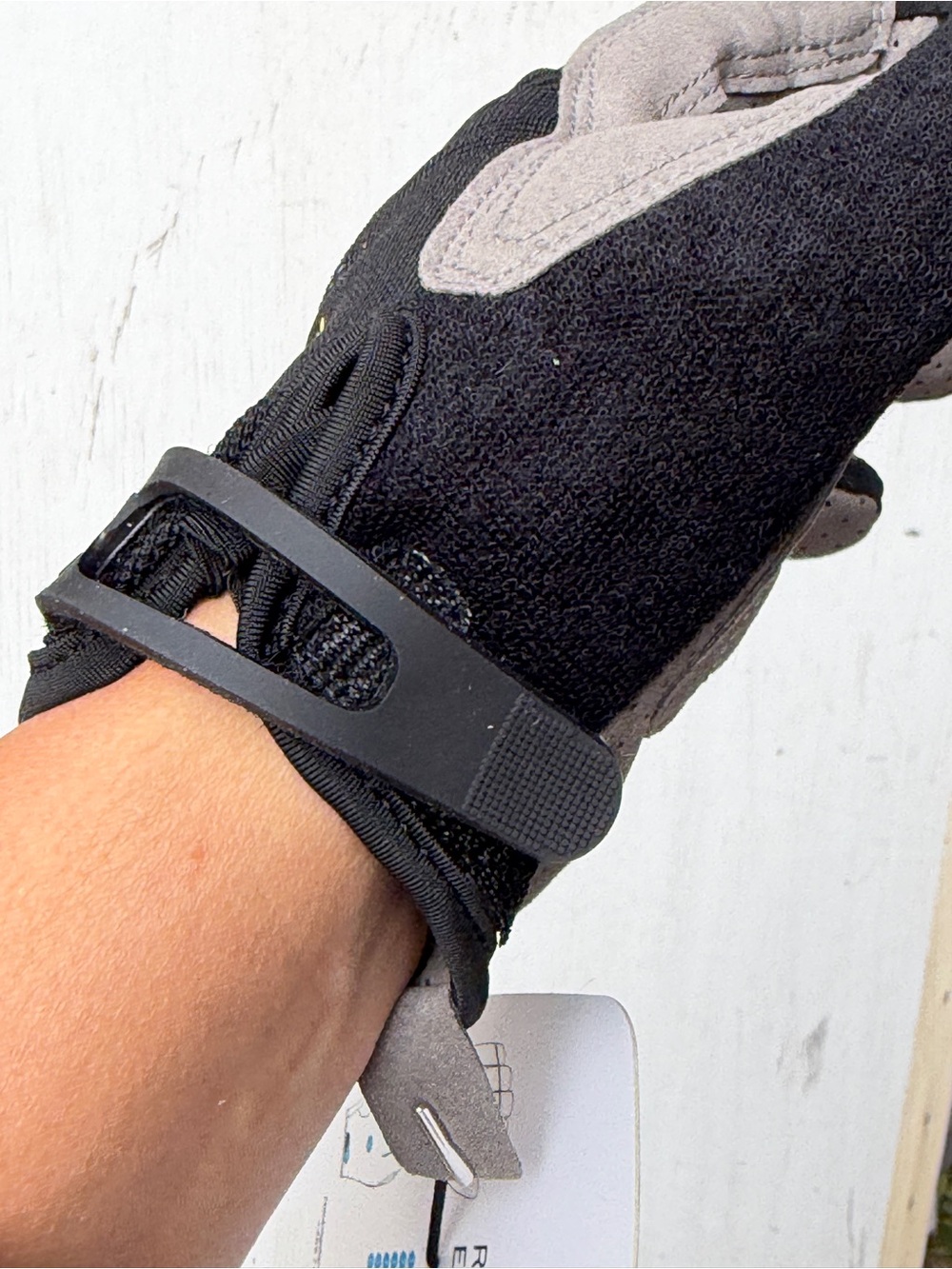Gloves - Picture 5 of 13